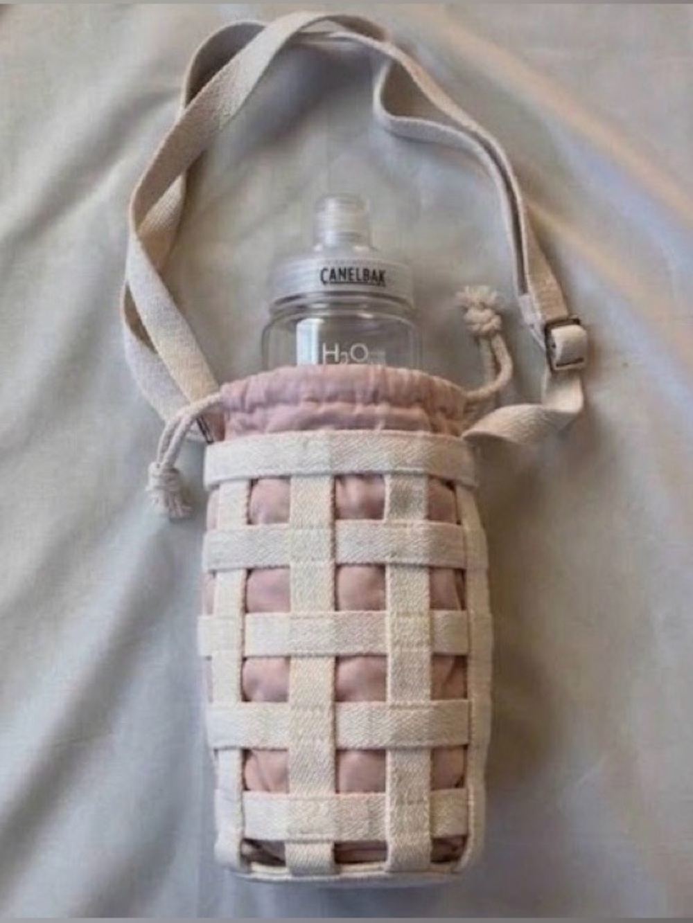 Indigo OUI Go Clean Lattice Water Bottle Sling Crossbody Bag Pink White